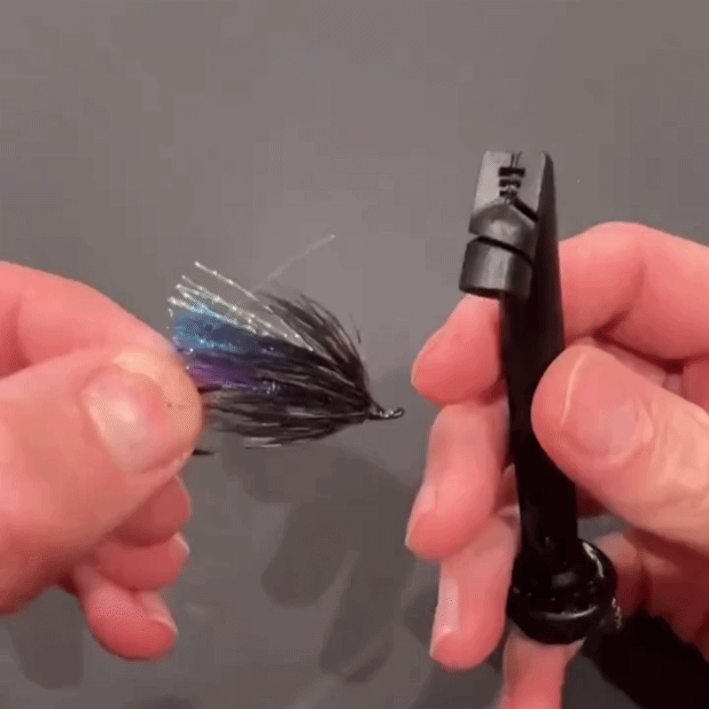 🎣Fly Roost Magnetic Fly Threader(Hooks not included)